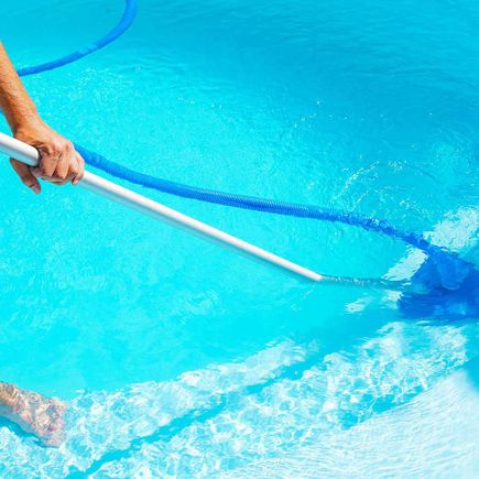 Poolreinigung in Tirol
